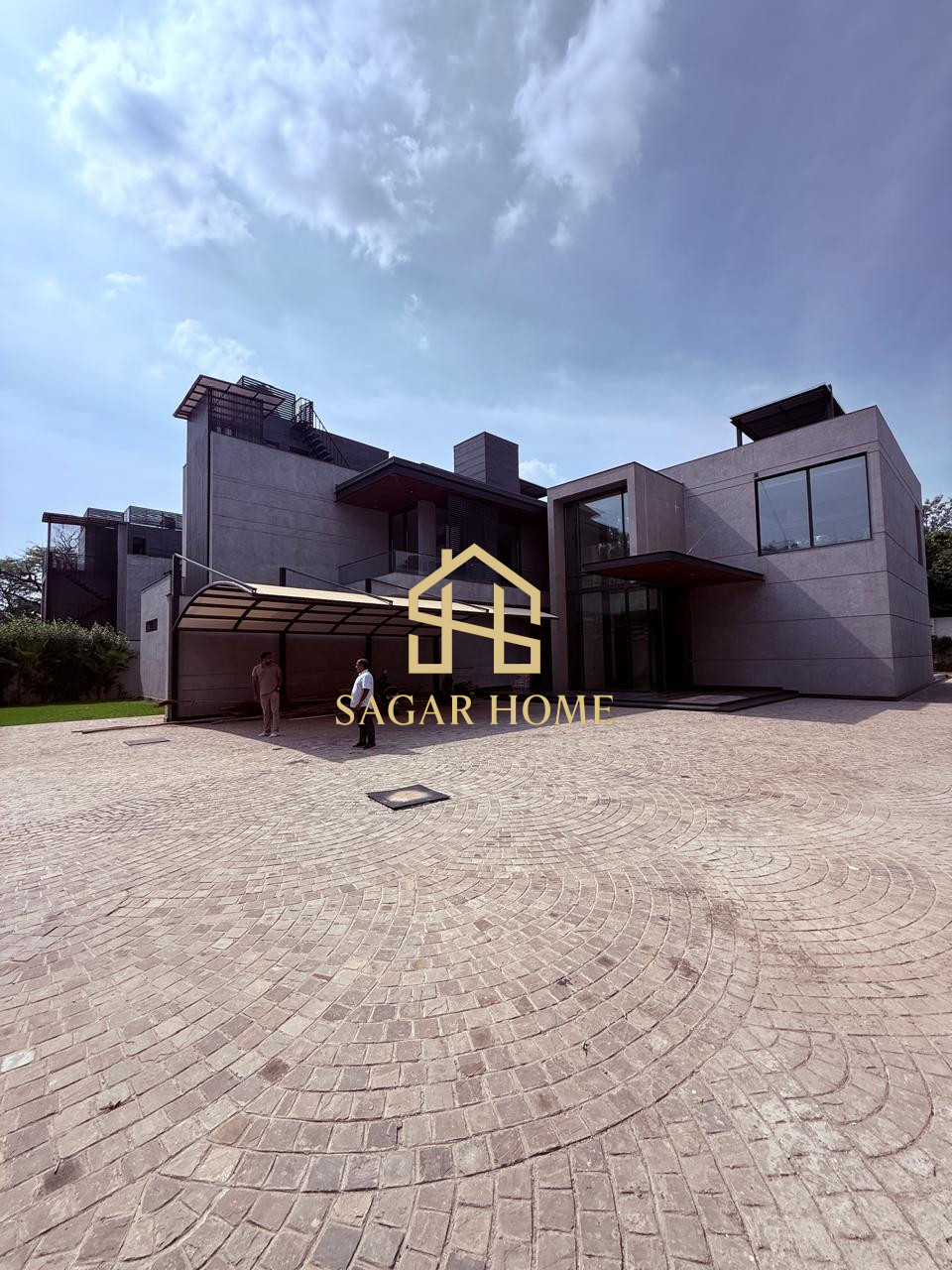 Luxury Farmhouse for Sale in Radhey Mohan Drive, Chattarpur, New Delhi